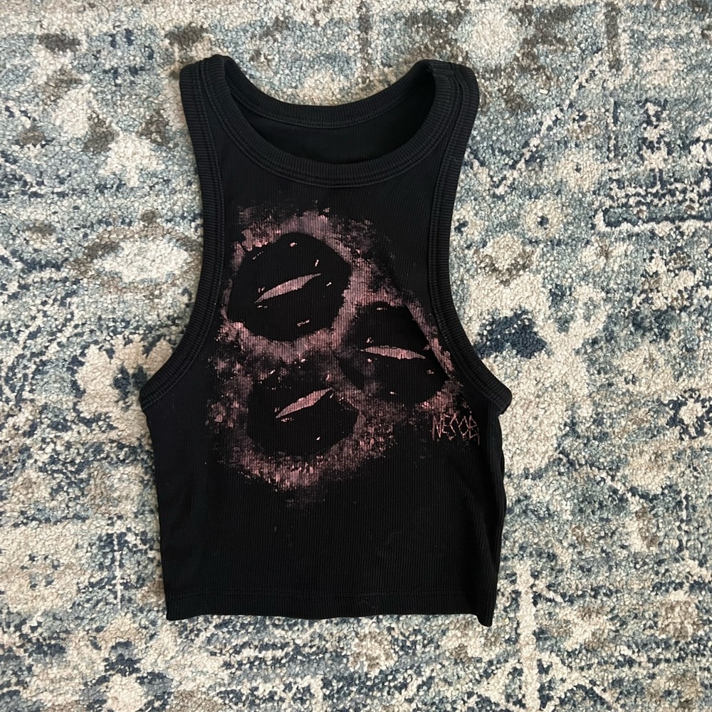graphic tank